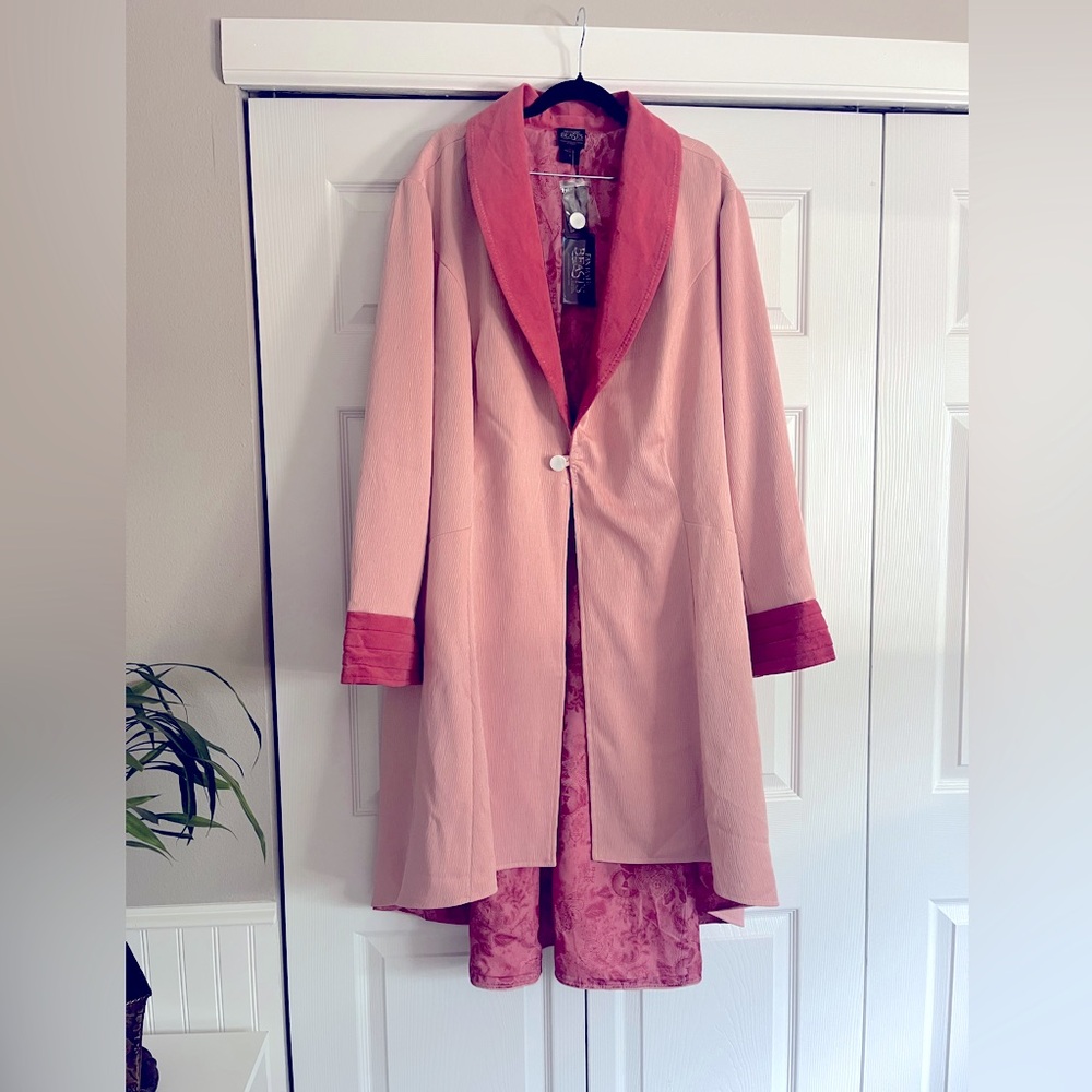 Fantastic Beasts Torrid Queenie coat new size 5 pink